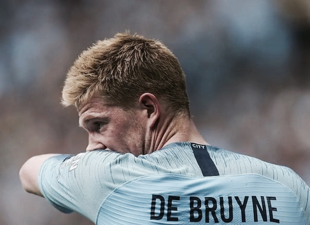 莲湖区机场小学：飞翔少年勇拼搏 绿茵场上展风采