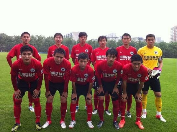 官方：库拉索归化23岁荷兰前锋汉森，他曾夺得世少赛金靴奖