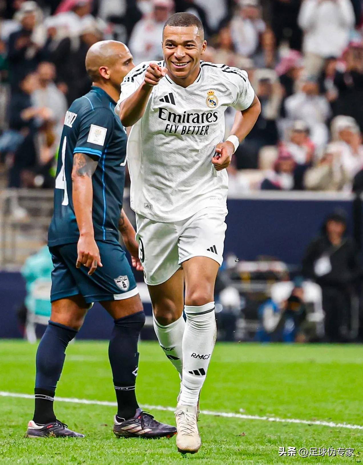 哈兰德的牺牲：曼城3-2绝杀利兹联，他全场仅1射门的背后意义