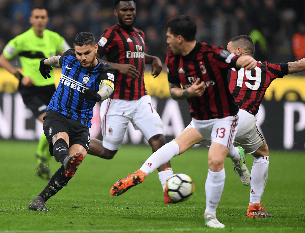 足球英超豪门逆转取胜，主帅赛后握拳怒吼