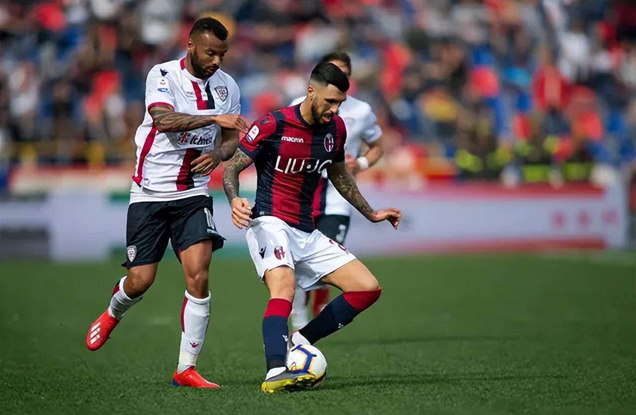 卫报：巴萨将凯恩视为取代莱万的首选目标，很可能激活违约金