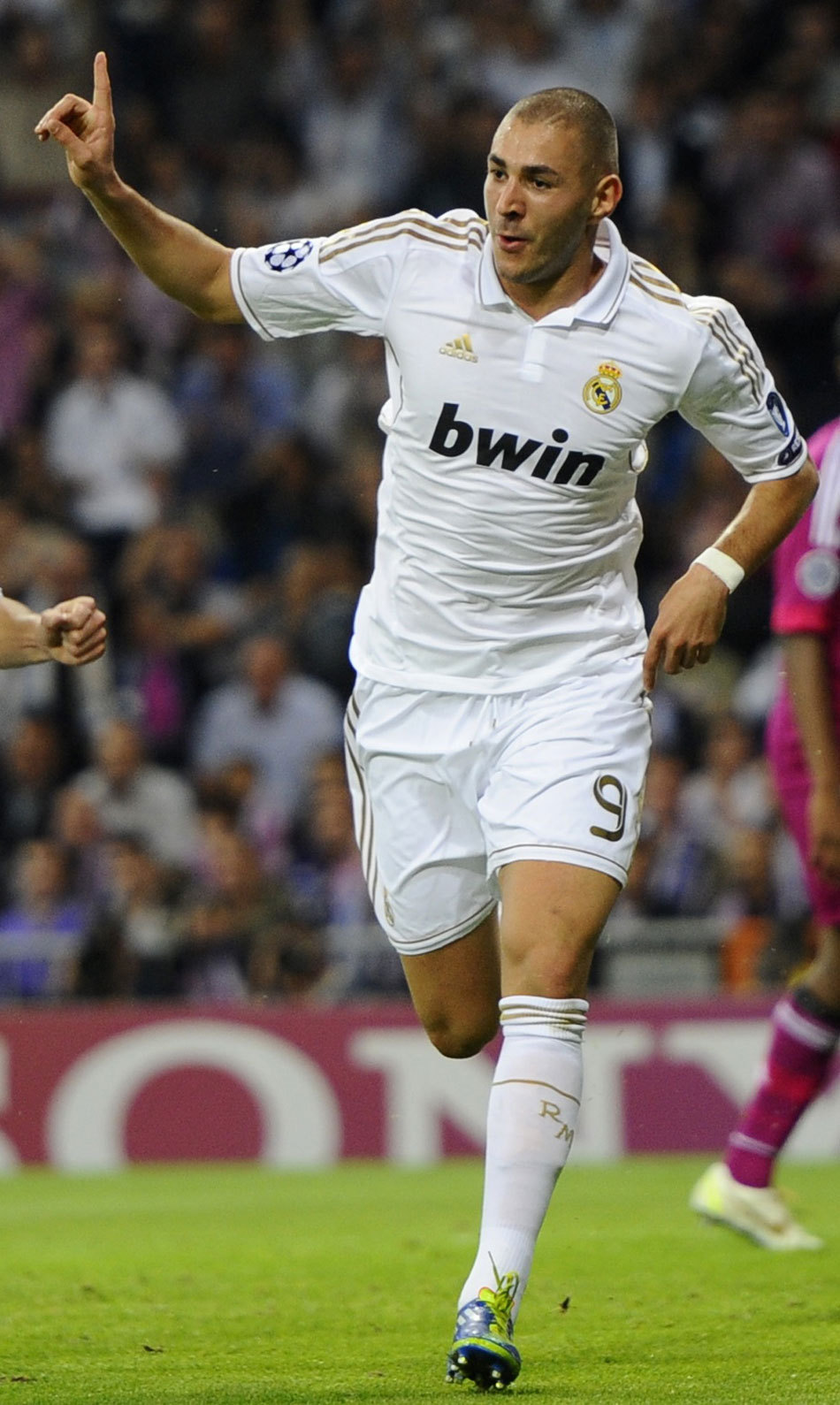 8场首发惊艳亮相！倪非凡一传进步大，但关键局仍靠老将