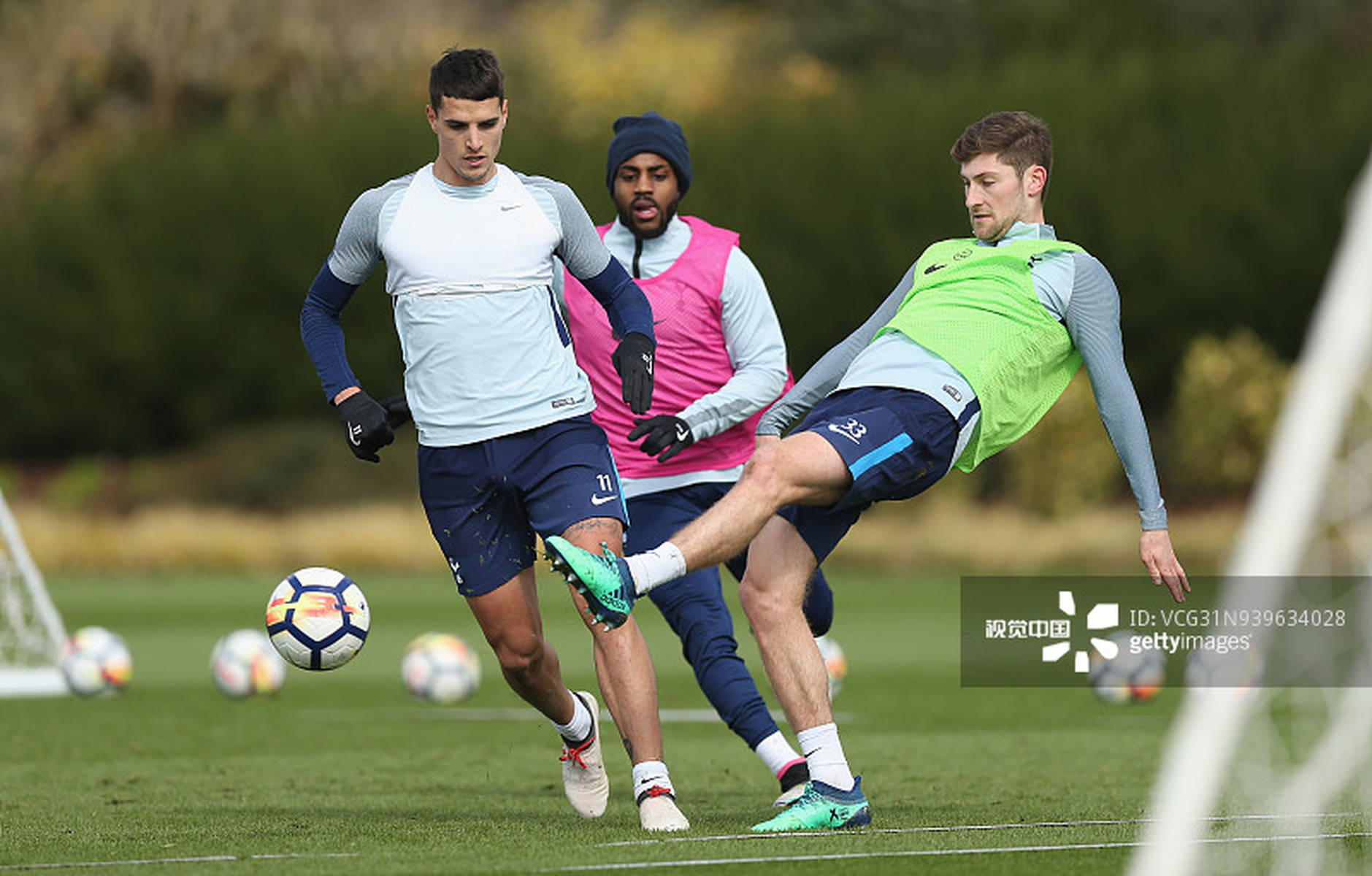 西甲半场：莫雷诺、科斯塔破门，比利亚雷亚尔1-1马略卡