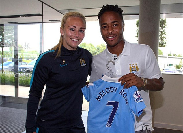 6场比赛狂砍230分！爱德华兹近6场场均命中5记三分